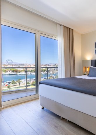 Superior Family Corner 3